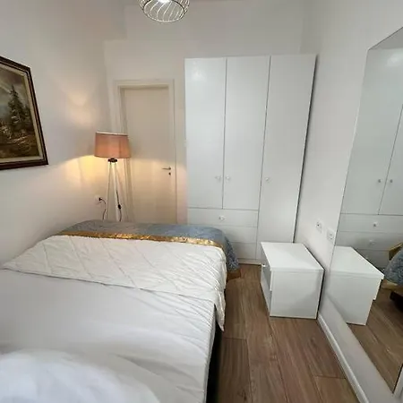 Atmangalem21, Your Cozy Apartment Tirana