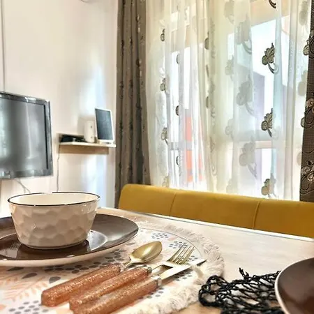 Atmangalem21, Your Cozy * Tirana